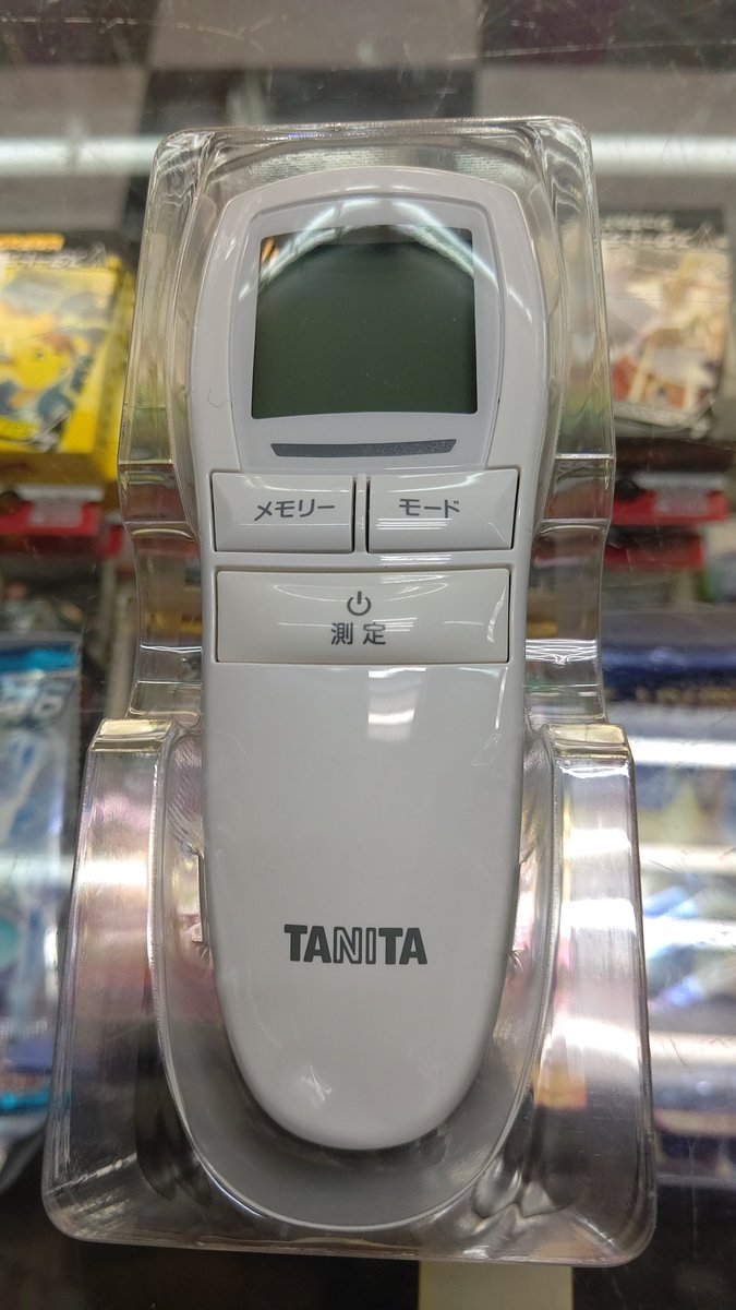 検温する新しいアイテムを用意しました。ミニ四駆コースを使うときは、必ず検温します。ワクワクして、急いで来ると熱くなるので... [おもちゃの平野【Twitter】]