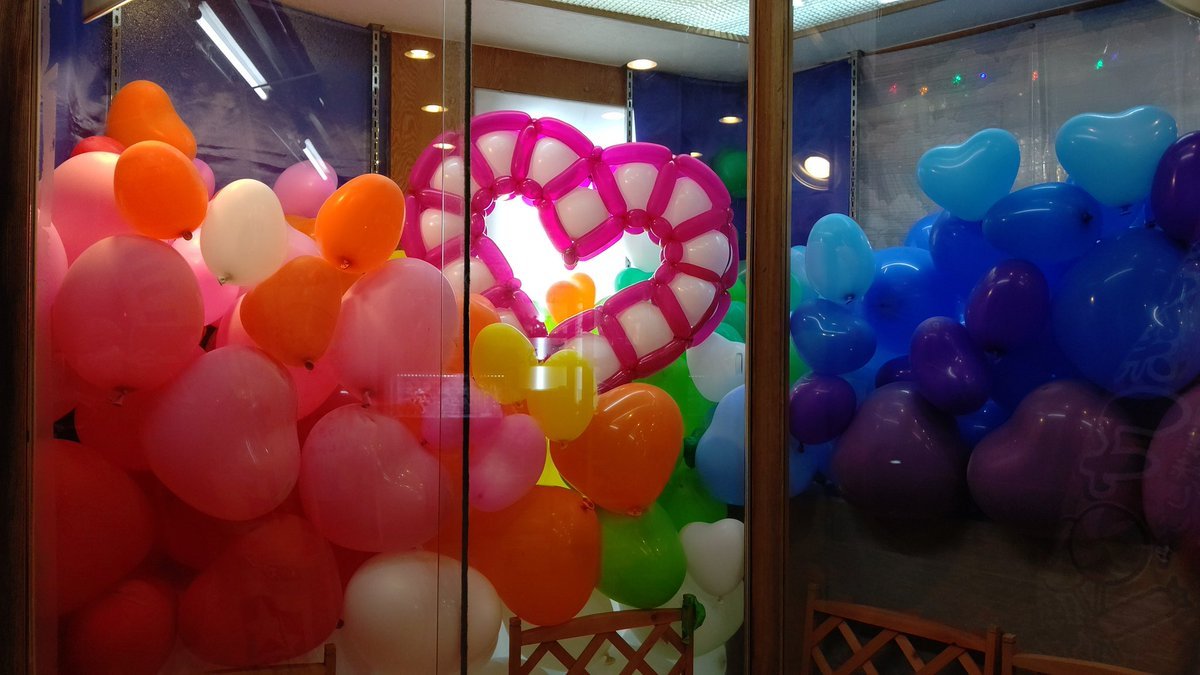 あったかかったり寒かったり、気温の変化でしぼんじゃったり割れちゃったりしますけど、もう少しもちそうです🎈🎈#バルーンアート #お... [おもちゃの平野【Twitter】]
