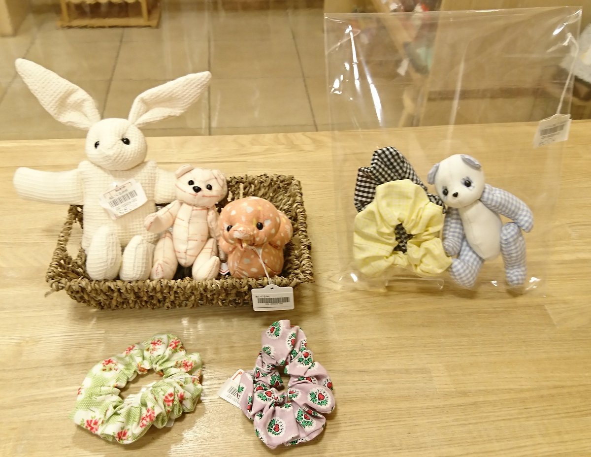 #石山センター さんの商品をご紹介します❗#シュシュ 150円 #ぬいぐるみ うさぎ580円、くま380円、あひる480円     #シュシ... [元気ショップいこ～る【Twitter】]