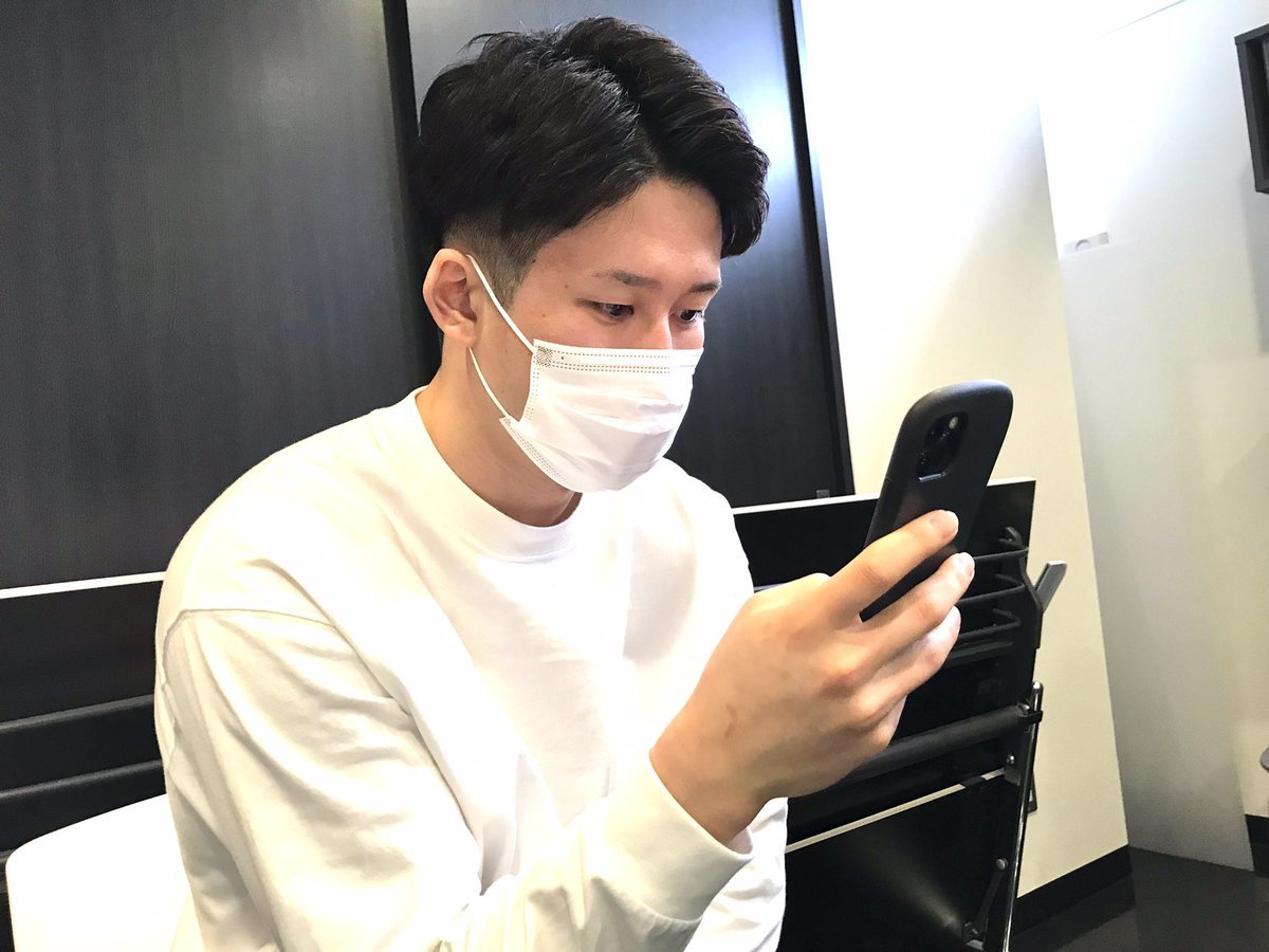 ただいま #LINELIVE 配信中📡舟木さん安保さん島さん瀧原さんに、#葛原大智 選手がIN😆😆😆😆✨😆ぜひ！ご覧くださいませ... [レバンガ北海道【Twitter】]