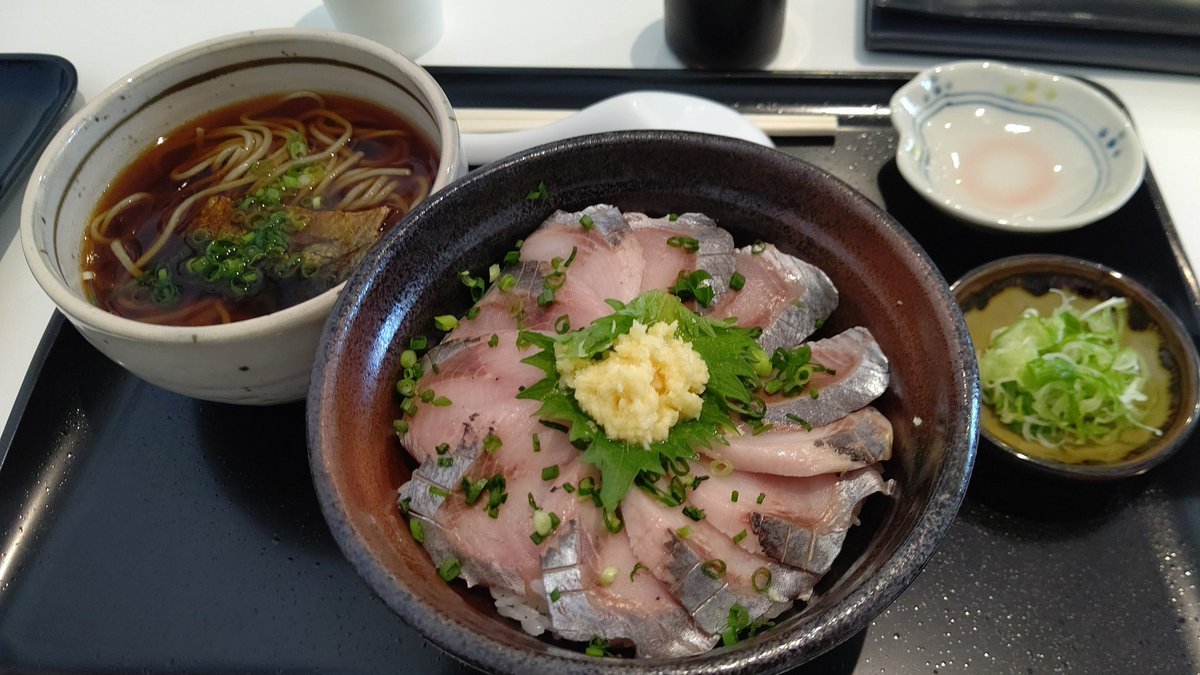 毎回恒例の厚田道の駅で蕎麦を食べる！今回はニシン丼も添えて！旨そうだ！(笑) [おもちゃの平野【Twitter】]