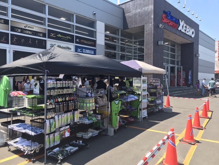 ＼☀️グッズ販売会開催中☀️／本日は12-17時(予定)、スーパースポーツゼビオ 札幌新発寒店にて開催です！このあと #山口颯斗 選手も..... [レバンガ北海道【Twitter】]