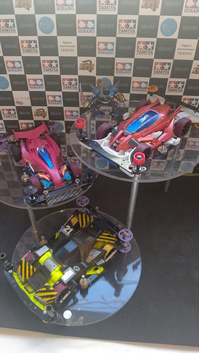 おもちゃの平野ミニ四駆大会、KPR部門優勝は、お父さんです！予選も全完走でしっかりポイントを積み上げ、決勝戦のダブル右近対決... [おもちゃの平野【Twitter】]