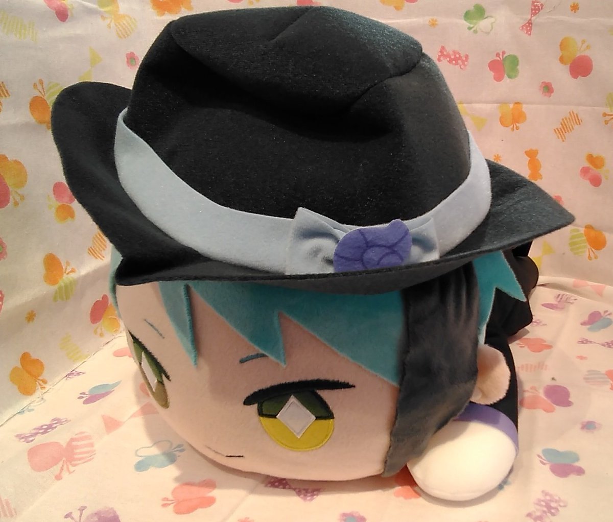ツイステッドワンダーランド  ジェイド・リーチ メガジャンボ寝そべりぬいぐるみが入荷しました。人気のメガジャンボ寝そべりぬいぐ... [ワンダーシティ札幌 プラボ札幌西町店【Twitter】]