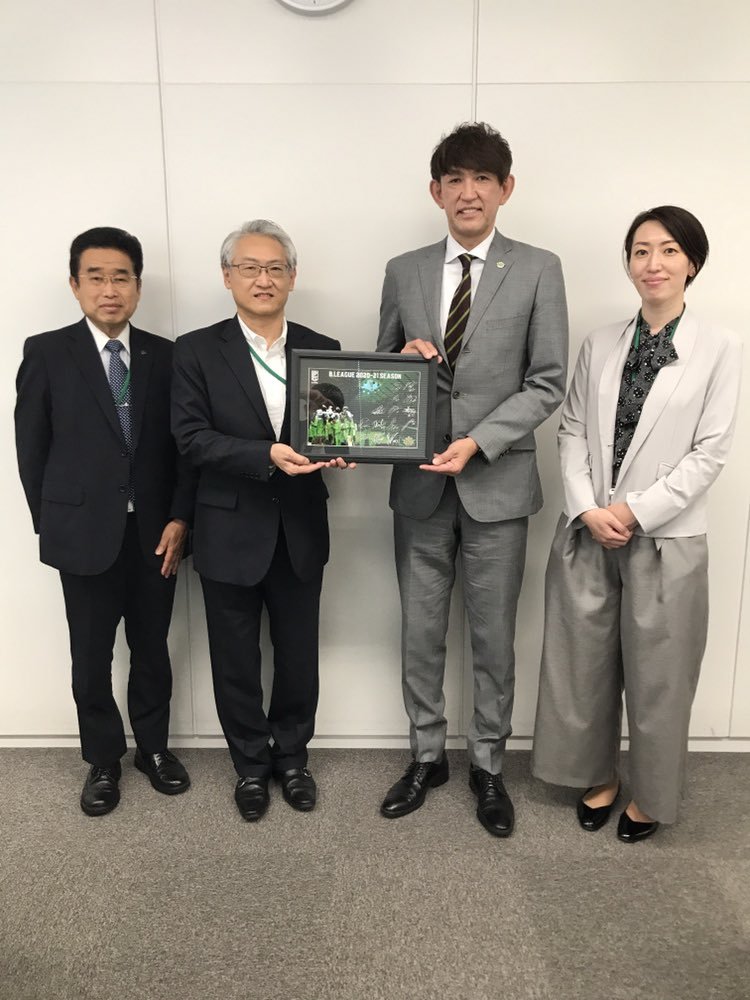 #レバンガ北海道 #折茂武彦 社長がオフィシャルサプライヤー #よつ葉乳業株式会社 様にシーズン終了のご挨拶へ伺いました。お忙しい... [レバンガ北海道【Twitter】]