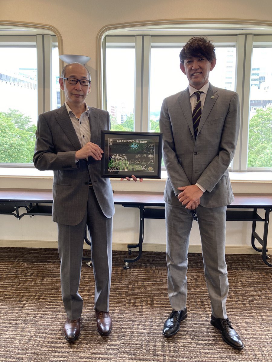 #レバンガ北海道 #折茂武彦 社長がサポートシップパートナー #さっぽろテレビ塔 様にシーズン終了のご挨拶へ伺いました。お忙しい中... [レバンガ北海道【Twitter】]