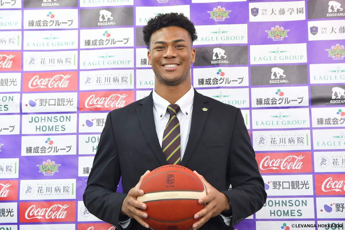 本日、B.LEAGUE 2021-22 SEASON #1 ナナーダニエル弾選手契約記者会見を実施しました。「フィジカルを生かしたリバウンド... [レバンガ北海道【Twitter】]