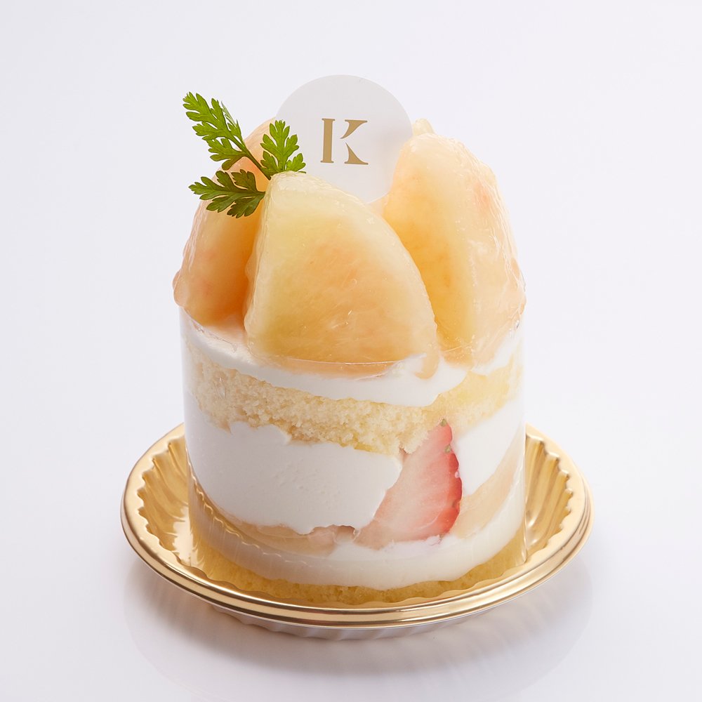 【宅配・白石本店限定】「白桃のプレミアムショート」フレッシュな桃がお楽しみいただける季節限定のプレミアムショート。旬の白桃... [洋菓子きのとや【Twitter】]
