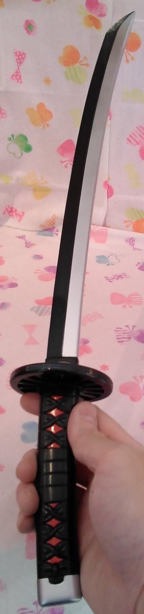 鬼滅の刃 竈門炭治郎の日輪刀が入荷しました。サイズは小ぶりですが、そのぶん精巧に作られてますよ。今後も日輪刀のシリーズが発売... [ワンダーシティ札幌 プラボ札幌西町店【Twitter】]