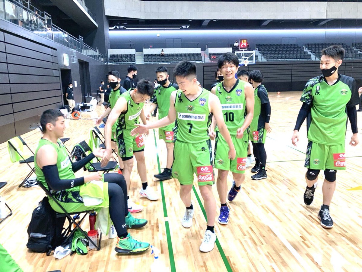 明日は北地区1位をかけてアルバルク東京U18と対戦します。配信はありませんが、心の中で #全緑応援 よろしくお願いします!!🙏💚#レバ.... [レバンガ北海道【Twitter】]