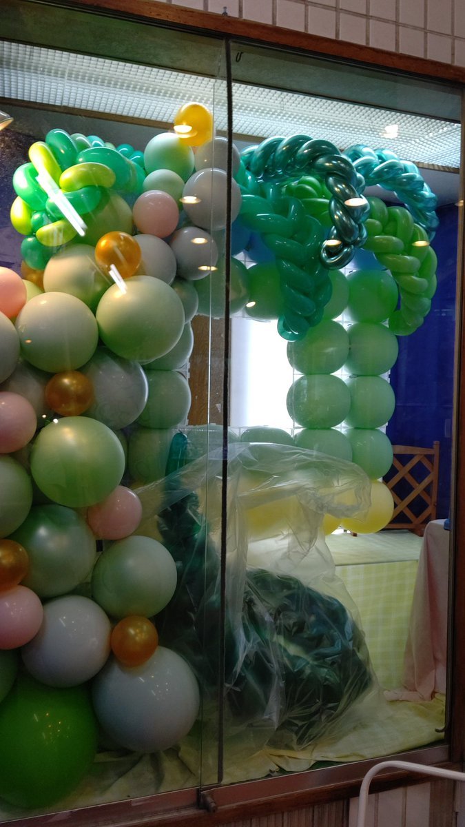 緑、モッサー🌴#バルーンアート #おもちゃの平野 [おもちゃの平野【Twitter】]