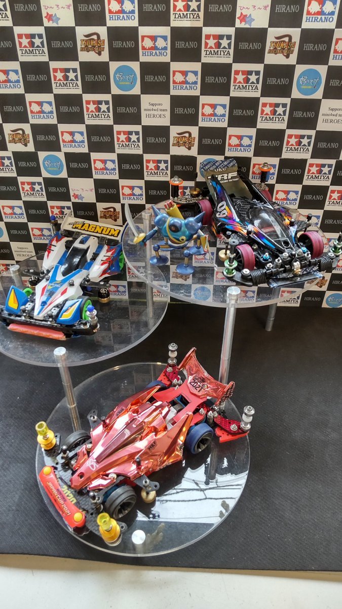 おもちゃの平野ミニ四駆大会、オープン部門優勝は、OKU君です!予選、全勝満点!他のマシンを圧倒的速さで勝ち抜き、完全優勝です!... [おもちゃの平野【Twitter】]