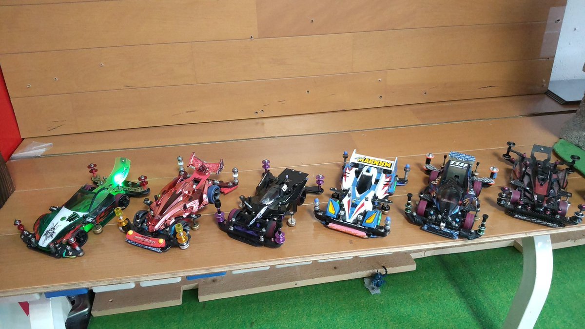 おもちゃの平野ミニ四駆大会オープン部門準決勝始めまーす [おもちゃの平野【Twitter】]