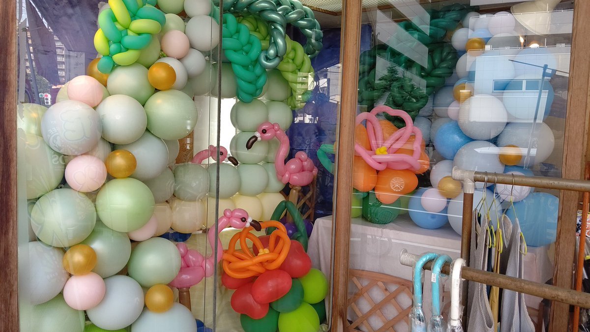 これで完成✨久しぶりにガッツリ作りました✌️#バルーンアート #フラミンゴ #おもちゃの平野 [おもちゃの平野【Twitter】]