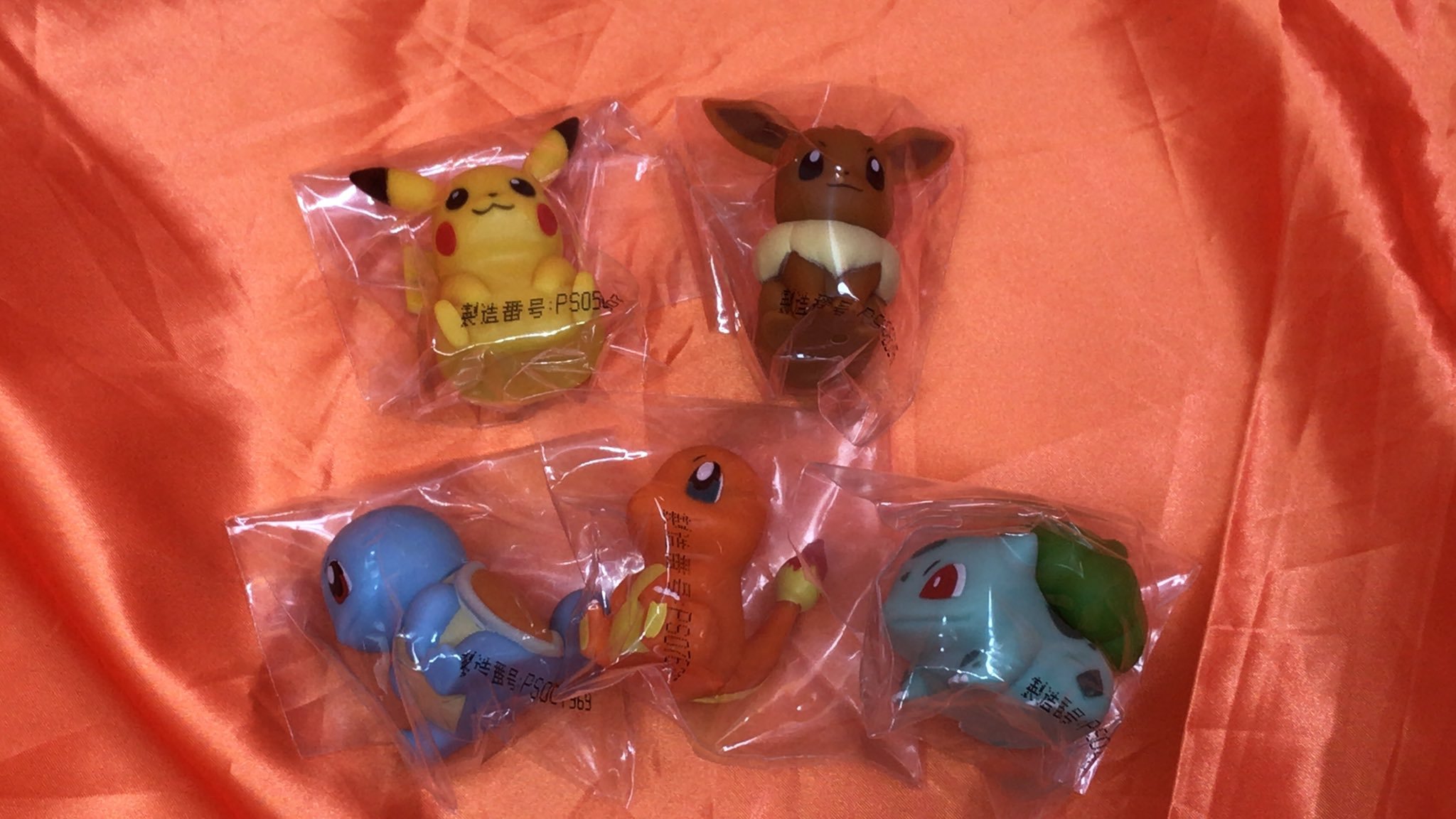 同じくポケットモンスター サン＆ムーンよりミニソフビフィギュアが入荷しました。御三家と人気のピカチュウ、イーブイの5種類ありますよ  #ポケ... [ワンダーシティ札幌 プラボ札幌西町店【Twitter】]
