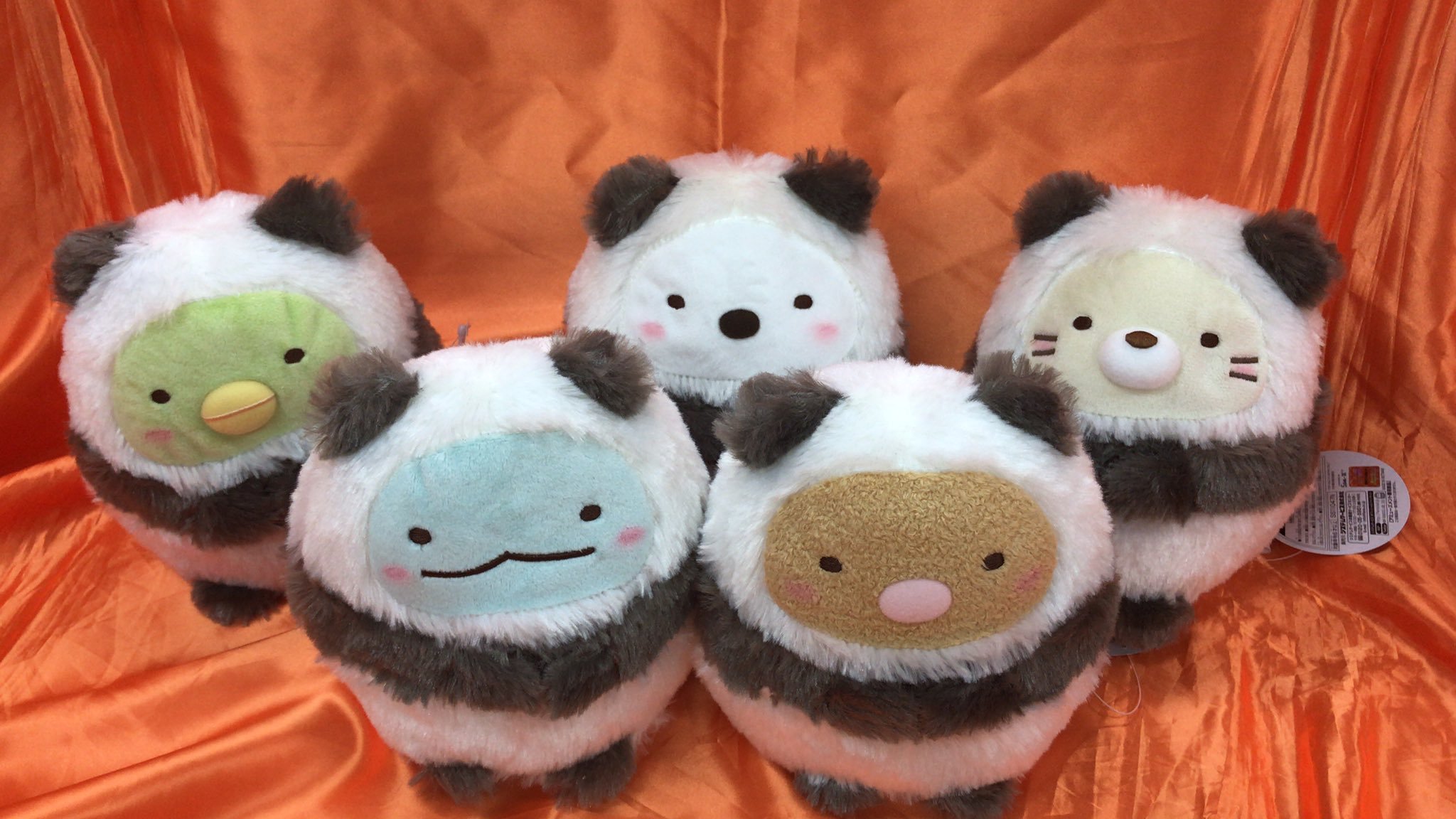 すみっコぐらしよりパンダごっこぬいぐるみが入荷しました。今回はもこもこのパンダの着ぐるみを着ていますよ。  #すみっコぐらし pic.twi... [ワンダーシティ札幌 プラボ札幌西町店【Twitter】]