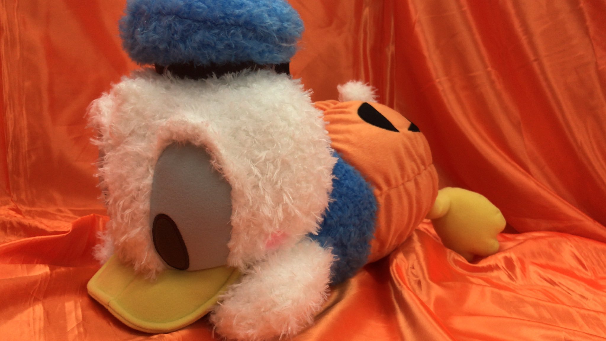 ドナルドダック 赤いほっぺ メガジャンボ寝そべりハロウィーンぬいぐるみが入荷しました。 pic.twitter.com/uRikMkk4ax [ワンダーシティ札幌 プラボ札幌西町店【Twitter】]
