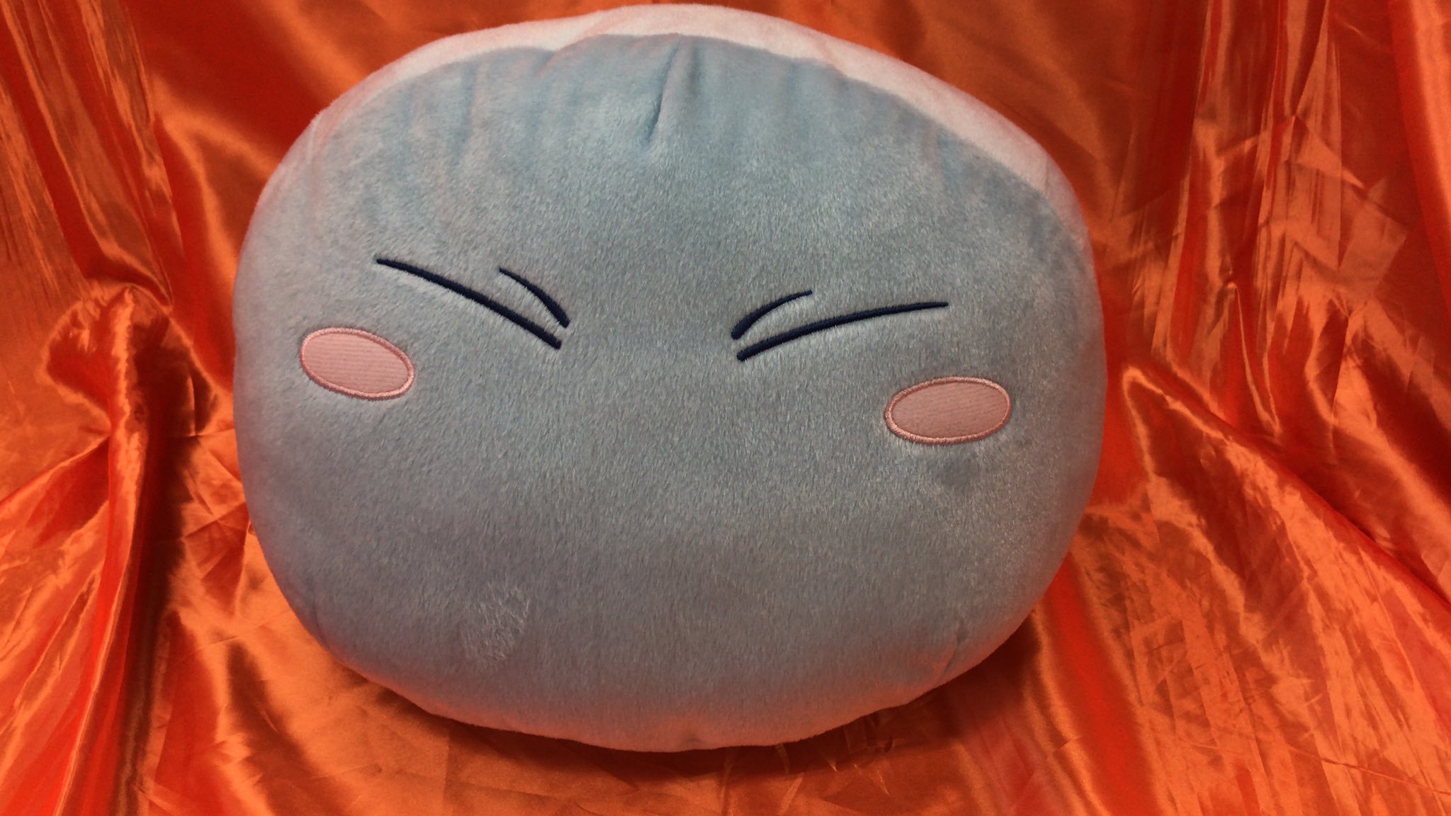 転生したらスライムだった件より、でっかいぬいぐるみ リムル様 パステルカラーver. が入荷しました。台の上に乗せて崇めましょう！  #転ス... [ワンダーシティ札幌 プラボ札幌西町店【Twitter】]
