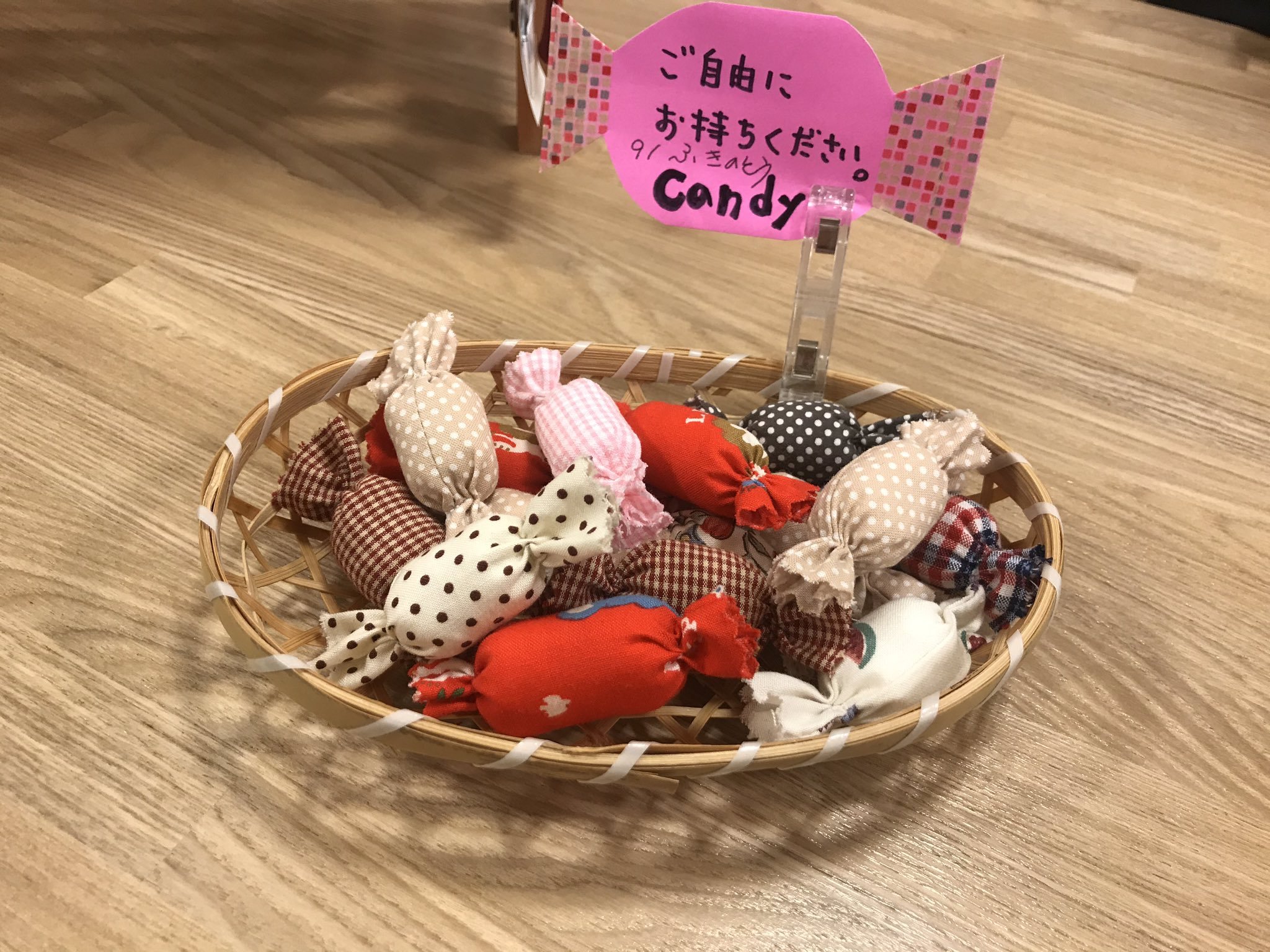 おはようございます 今日も元気に9時からオープンしています 今だけ可愛いキャンディ型の雑貨をプレゼント中お好きなものを一つ選べます♬ モコモ... [元気ショップいこ～る【Twitter】]