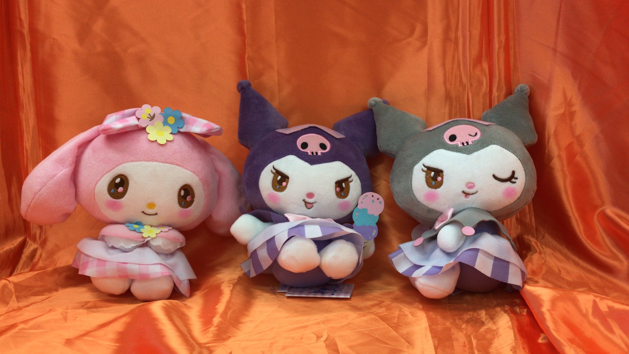 マイメロディ　ショップスタイルぬいぐるみが入荷しました。店員さんの服を着たマイメロ達のぬいぐるみです。マイメロはお花屋さん、他2人はアイスク... [ワンダーシティ札幌 プラボ札幌西町店【Twitter】]