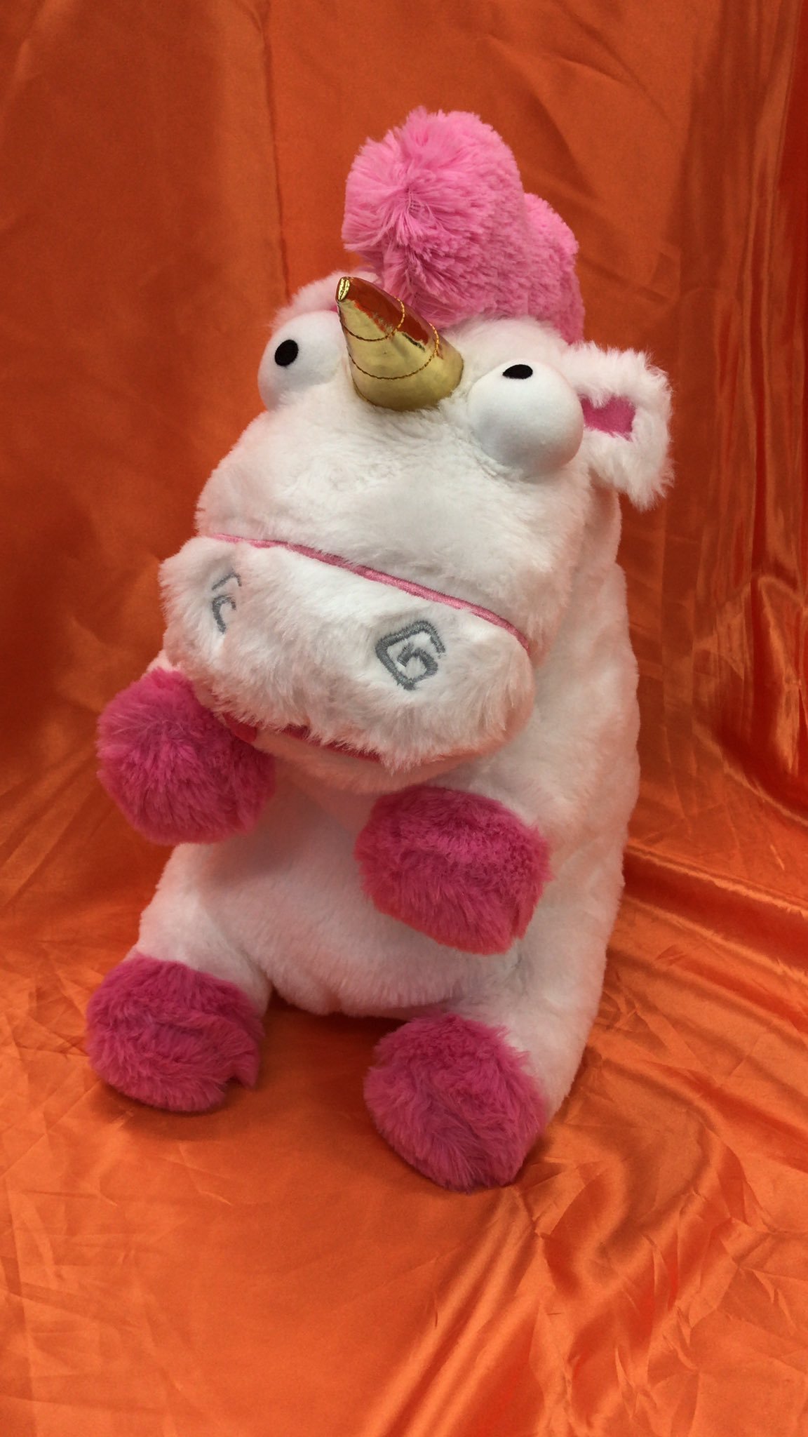 ミニオンよりフラッフィ　メガジャンボぬいぐるみが入荷しました。なんか触り心地が良いです　 #ミニオン　 #フラッフィ pic.twitter... [ワンダーシティ札幌 プラボ札幌西町店【Twitter】]
