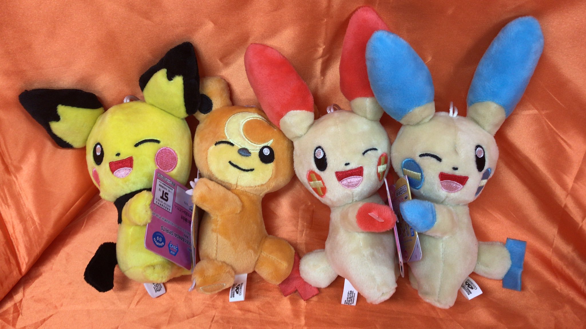 ポケットモンスター　ほぺぴたぬいぐるみ　〜ピチュー・ヒメグマ・プラスル・マイナン〜　が入荷しました。二つ並べるとほっぺがぴたっと着くからほぺ... [ワンダーシティ札幌 プラボ札幌西町店【Twitter】]