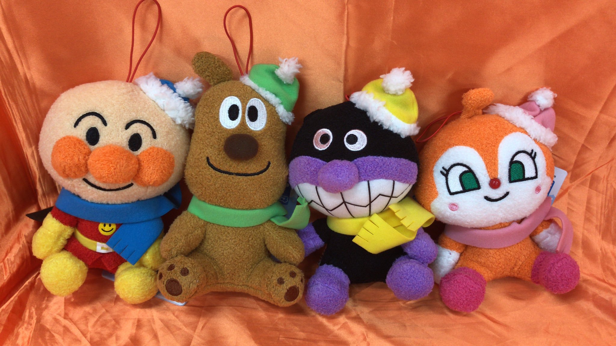 それいけ！アンパンマン　ころふわ　あったか冬着ぬいぐるみ　が入荷しました。マフラーともこもこの帽子を被ったぬいぐるみです。全部で4種類ありま... [ワンダーシティ札幌 プラボ札幌西町店【Twitter】]
