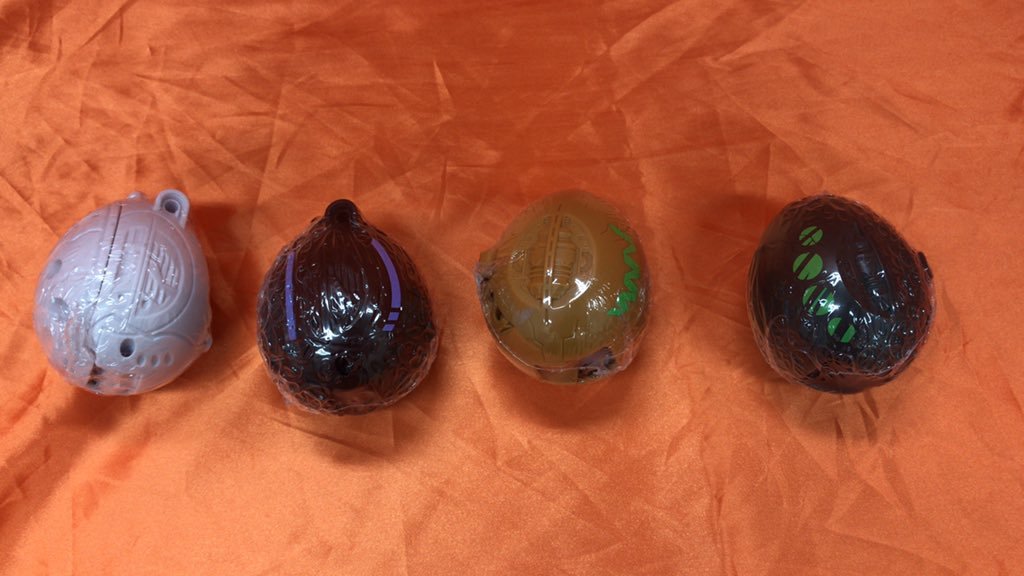 写真じゃ全くわからないですが、タマゴラス4 ミニクレver. が入荷しました。卵から生き物に変形します！　 #タマゴラス pic.twitt... [ワンダーシティ札幌 プラボ札幌西町店【Twitter】]