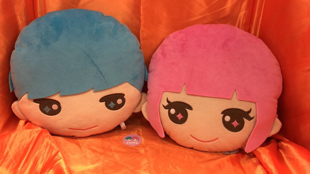 大人気カップルYouTuber「えむれな」の景品が3種入荷しました。まずはフェイスクッションです。２つ並べると見つめ合ってる状態になりますよ... [ワンダーシティ札幌 プラボ札幌西町店【Twitter】]