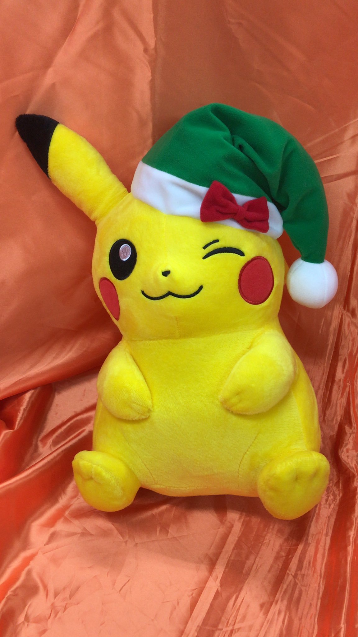 ポケットモンスター　めちゃでかクリスマスピカチュウぬいぐるみが入荷しました。まだちょっと早いですが、お子様のクリスマスプレゼントへおすすめで... [ワンダーシティ札幌 プラボ札幌西町店【Twitter】]