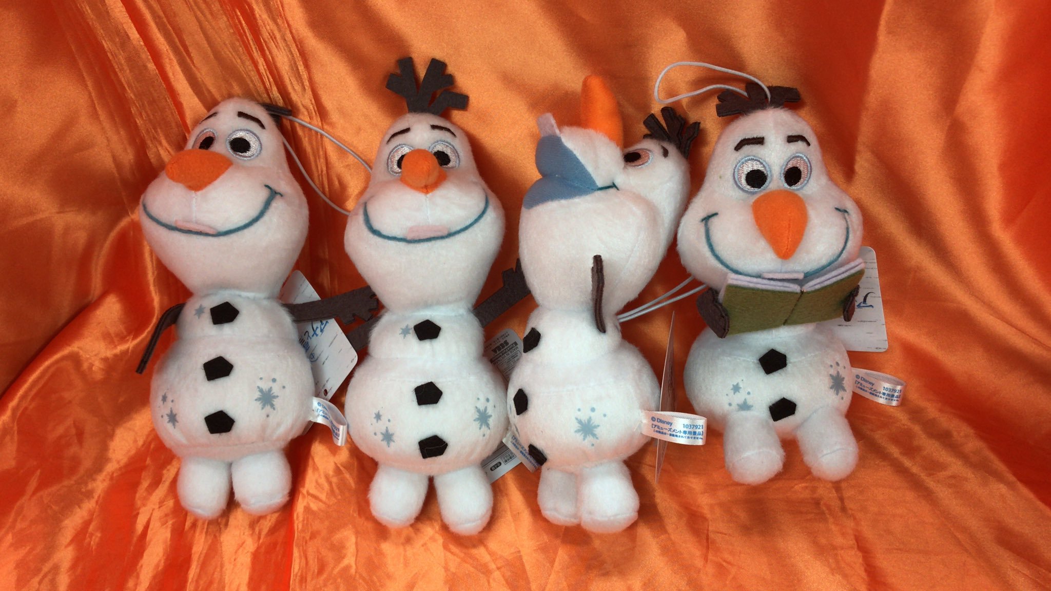 アナと雪の女王2 オラフ エクストラぬいぐるみが入荷しました。4種類のポーズの可愛いぬいぐるみですよ　 #アナ雪    #オラフ  pic.... [ワンダーシティ札幌 プラボ札幌西町店【Twitter】]