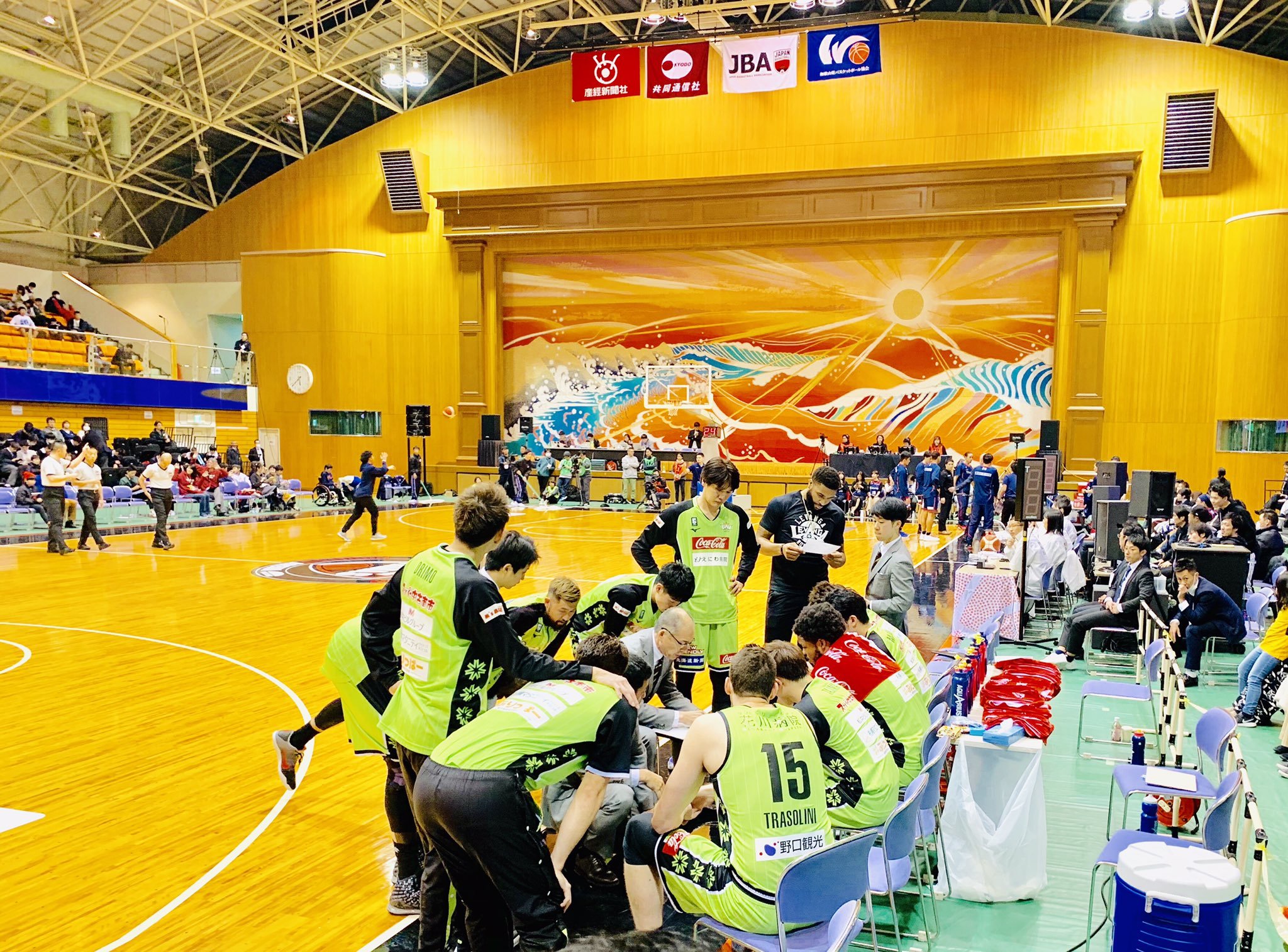 第95回  #天皇杯 男子4回戦 2019.11.30.SAT ＠ #ノーリツアリーナ和歌山   #レバンガ北海道 vs 横浜ビー・コルセア... [レバンガ北海道【Twitter】]