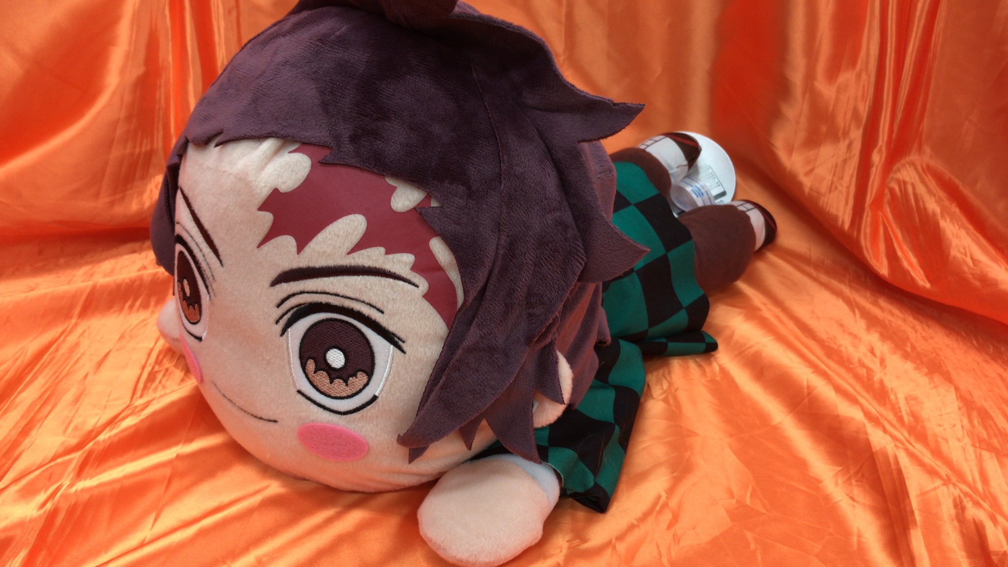 まずは鬼滅の刃　メガジャンボ寝そべりぬいぐるみ竈門炭治郎が入荷しました。人気景品ですのでお早めにどうぞ！　なお、フィギュアの絆ノ装　陸ノ型は... [ワンダーシティ札幌 プラボ札幌西町店【Twitter】]