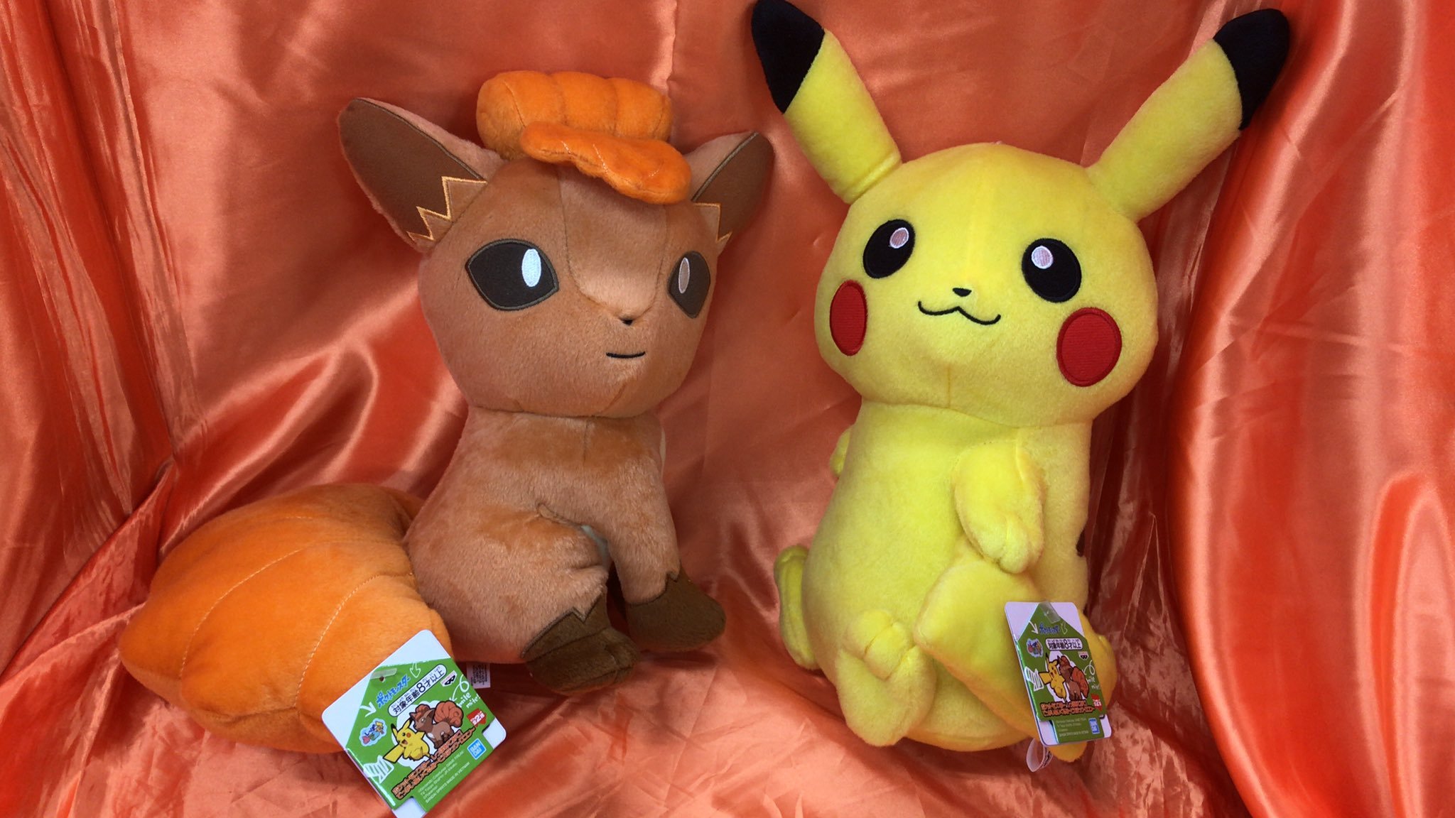 ポケットモンスター　しっぽみてみて！　でっかいぬいぐるみ  〜ピカチュウ・ロコン〜　が入荷しました。しっぽを見てもらいたがっているシリーズ、... [ワンダーシティ札幌 プラボ札幌西町店【Twitter】]