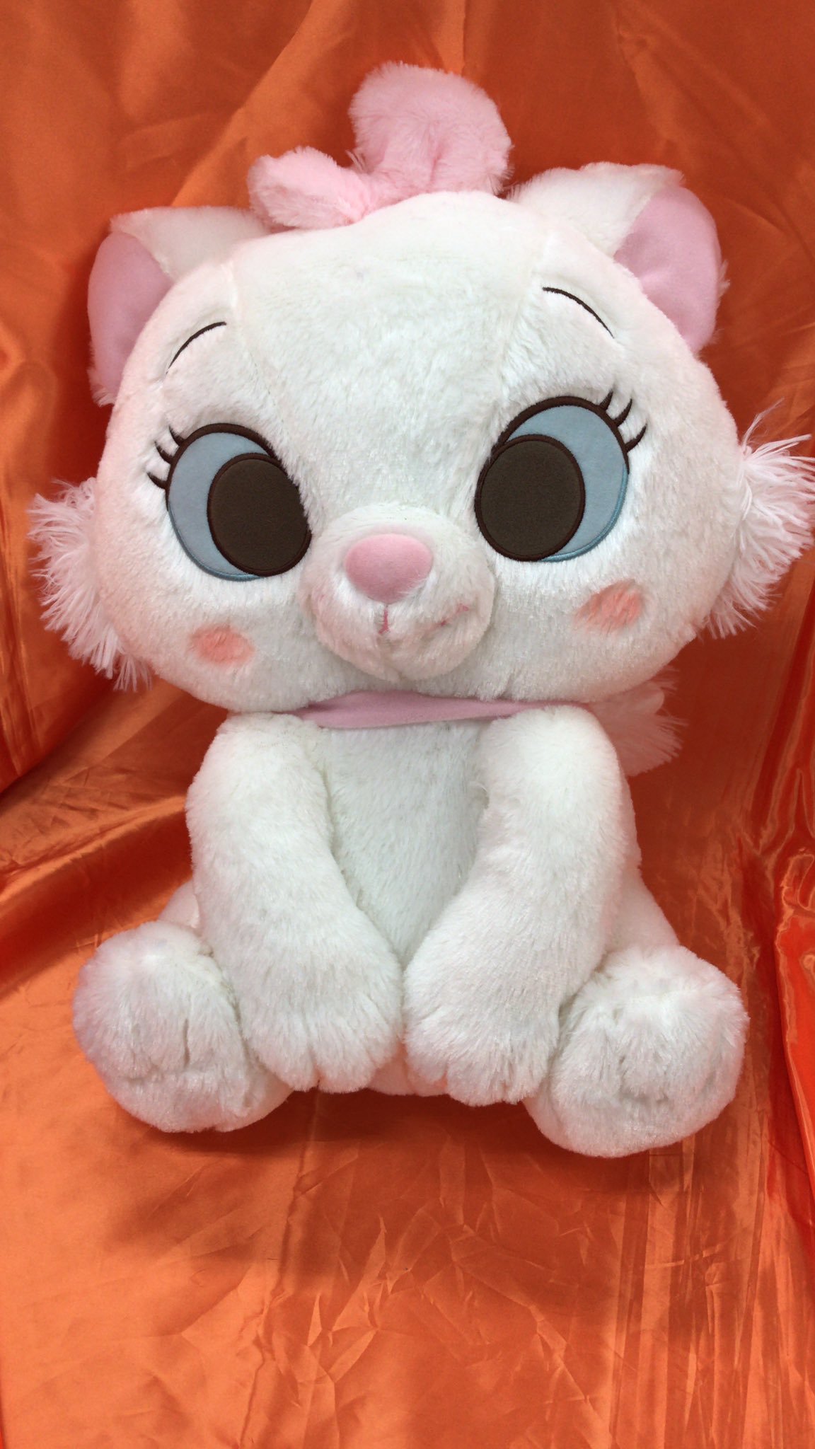 ディズニーよりマリー赤いほっぺギガジャンボぬいぐるみが入荷しました。おしゃれキャットに登場するマリーの大きなぬいぐるみです。この大きさのマリ... [ワンダーシティ札幌 プラボ札幌西町店【Twitter】]