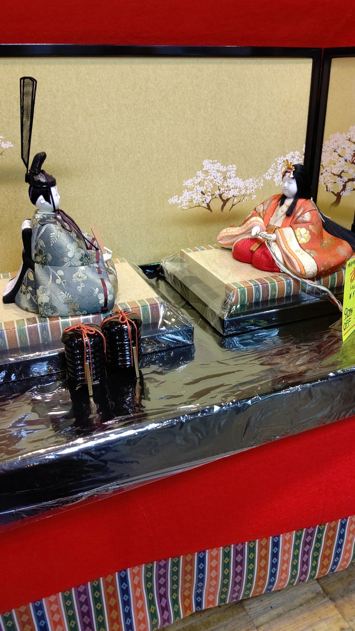 触っちゃダメよ･･･ pic.twitter.com/B9mx60VLL0 [おもちゃの平野【Twitter】]