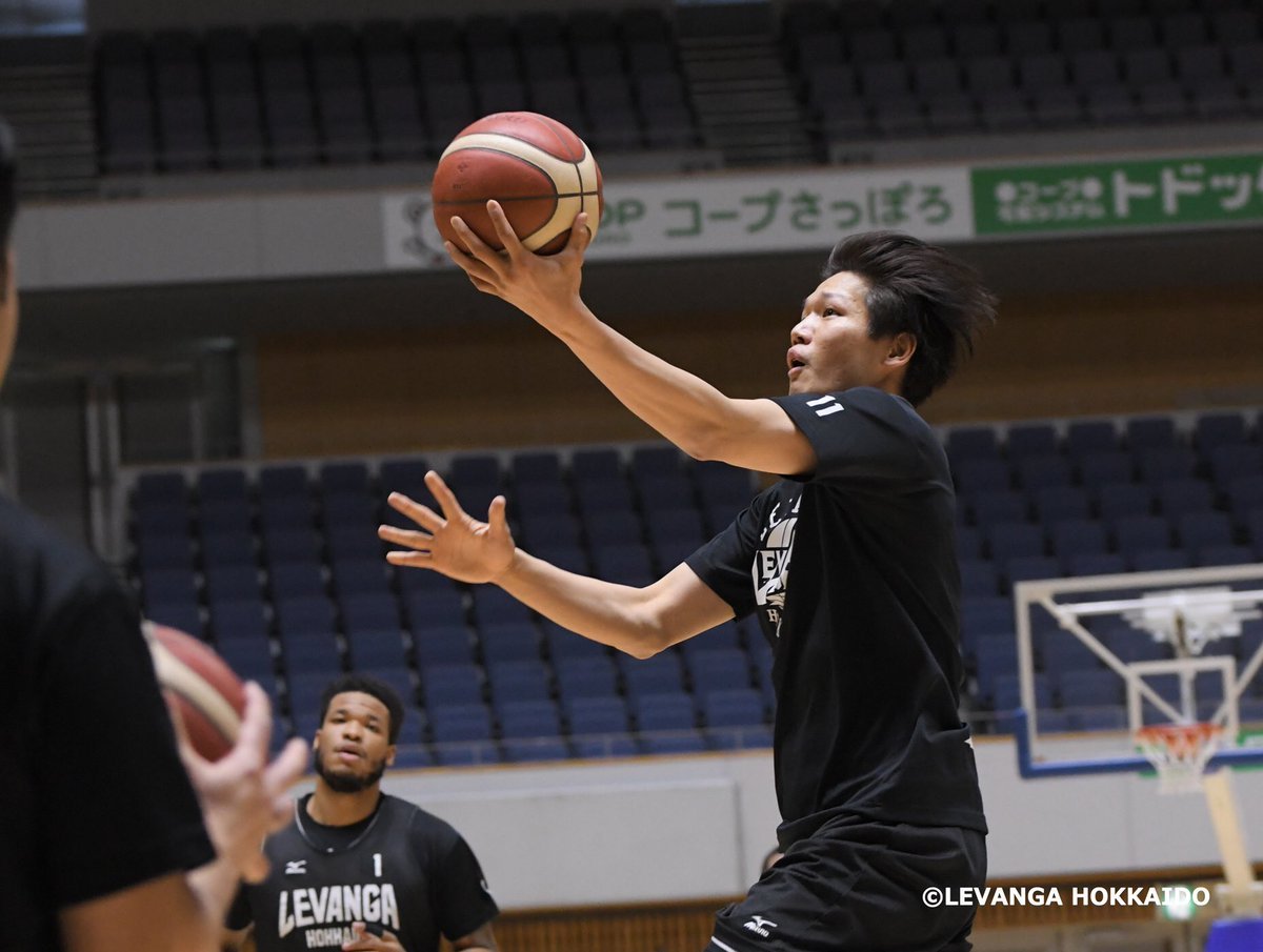 #11 #桜井良太 選手コメント「いつもと違う、皆さんからの応援の声がない状況下で試合をすることになりますが、画面を通して皆さんが... [レバンガ北海道【Twitter】]