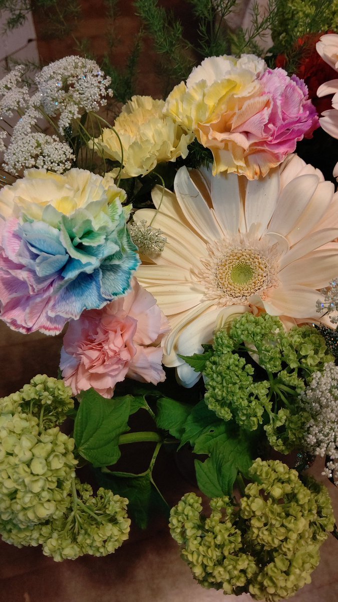 お花もらった〜😊 [おもちゃの平野【Twitter】]