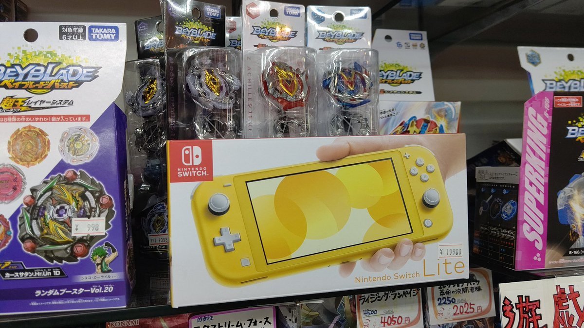 ニンテンドースイッチ、ライトだけまだ在庫少しあります。 [おもちゃの平野【Twitter】]
