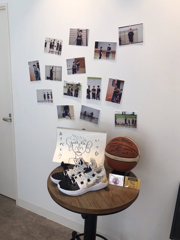 「LEVANGA GALLERY」本日から開催中🏀桜井画伯のあの絵も展示中🎨開催期間は本日から10月1日(金)まで⏳お近くにお越しの際は... [レバンガ北海道【Twitter】]