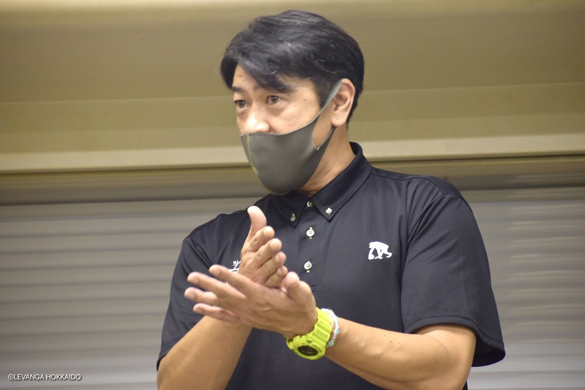 本日の準決勝は18:30TipOff.山形ワイヴァンズとの対戦です。ドキドキしてきました…ドキドキ感が増す、昨日の試合直前のmtgの様子..... [レバンガ北海道【Twitter】]
