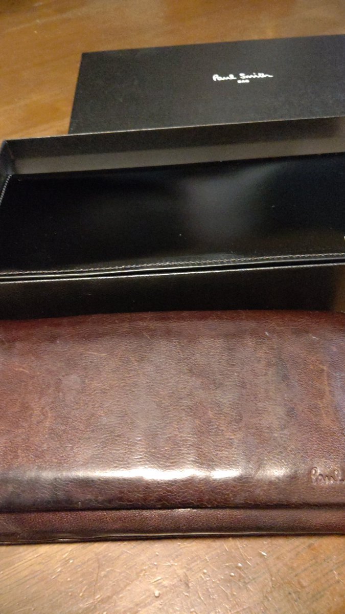 今日は、買い物どーんの日になりました。頑張った財布を、買い換えたり、5G対応無線LANルーター、大きいハードディスク、新型... [おもちゃの平野【Twitter】]