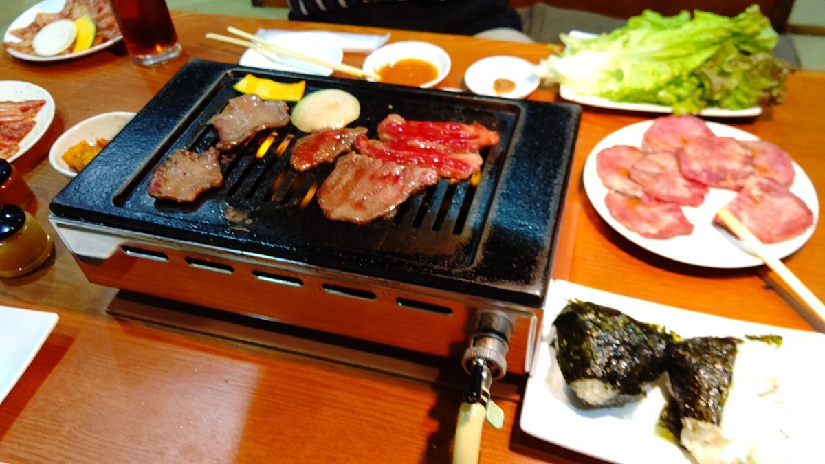 久しぶりに焼き肉です！琴似園いいなぁ [おもちゃの平野【Twitter】]