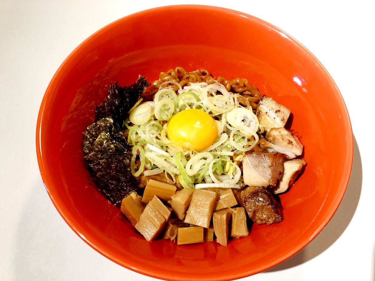 期間限定で人気だった「修二とチャーハン」ですが、期間終了とさせていただきます。しかしラーメンの「テイクアウト」は引き続き実... [中華そば　札幌煮干センター【Twitter】]