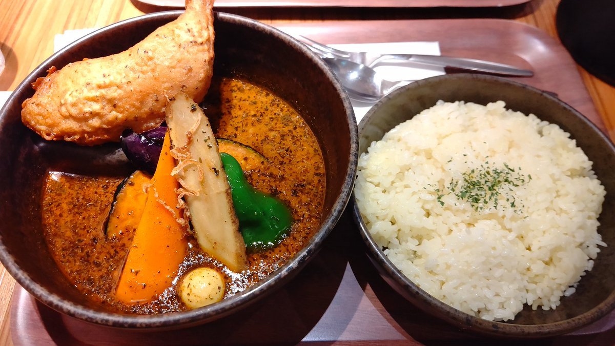 今日は暑かったのでカレーでスパイス注入(笑) [おもちゃの平野【Twitter】]