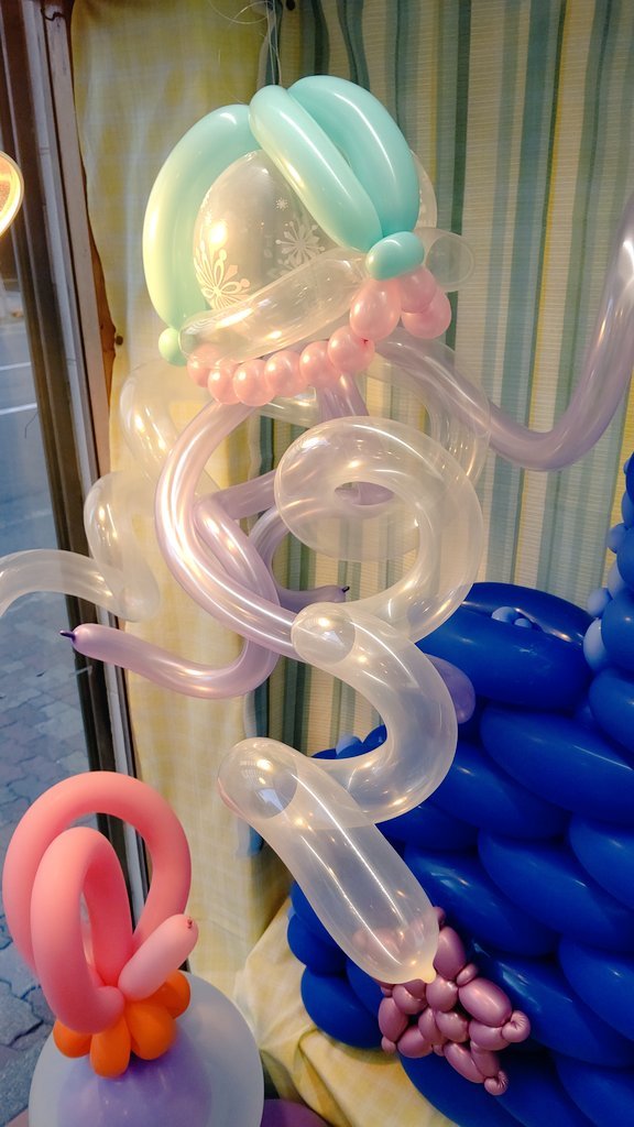 ゆめかわカラーのくらげ。お気に入りです✨#バルーンアート #くらげ #おもちゃの平野 [おもちゃの平野【Twitter】]