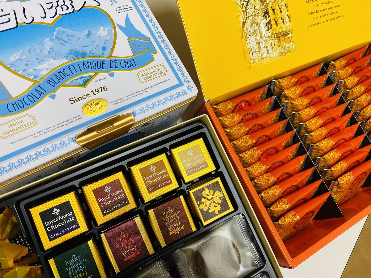 ピロスの休憩所が差し入れのお菓子だらけー✨ボスラジのマストさんPOWさんTOMさん本当にありがとうございまッス‼️‼️こんなにも... [カラオケピロス【Twitter】]