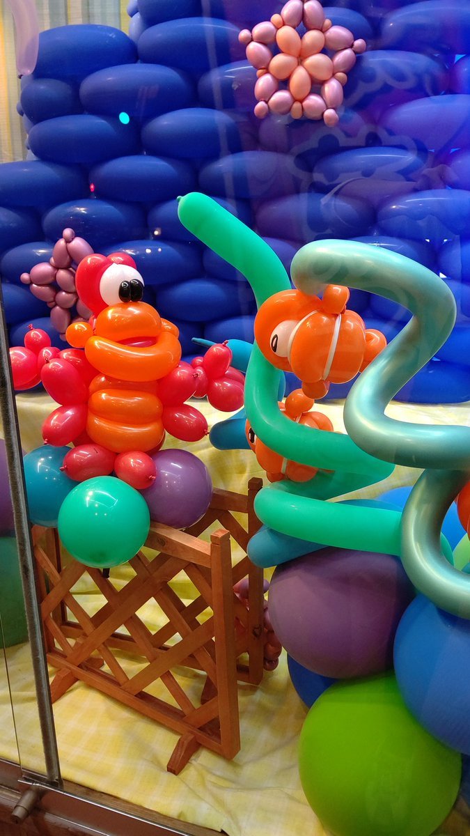 今日は人魚の友だち②と、頭部を作って終わり･･･全然進まなかった（笑）#バルーンアート #underthesea #おもちゃの平野 [おもちゃの平野【Twitter】]