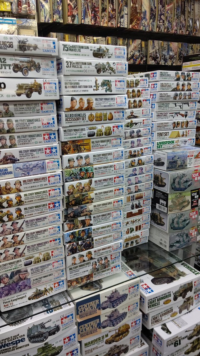 歩兵のプラモデルが少ないなぁ。とお嘆きを聞いたので、全力で仕入れてきた(笑) [おもちゃの平野【Twitter】]