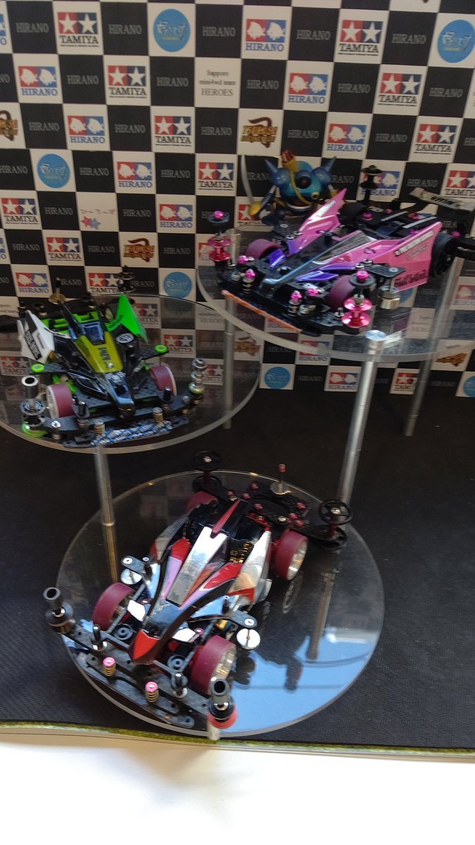 おもちゃの平野ミニ四駆大会オープン部門優勝は、右近君です！高レベルの予選を勝ち抜き、決勝も手に汗握る僅差での勝利！カッコ... [おもちゃの平野【Twitter】]